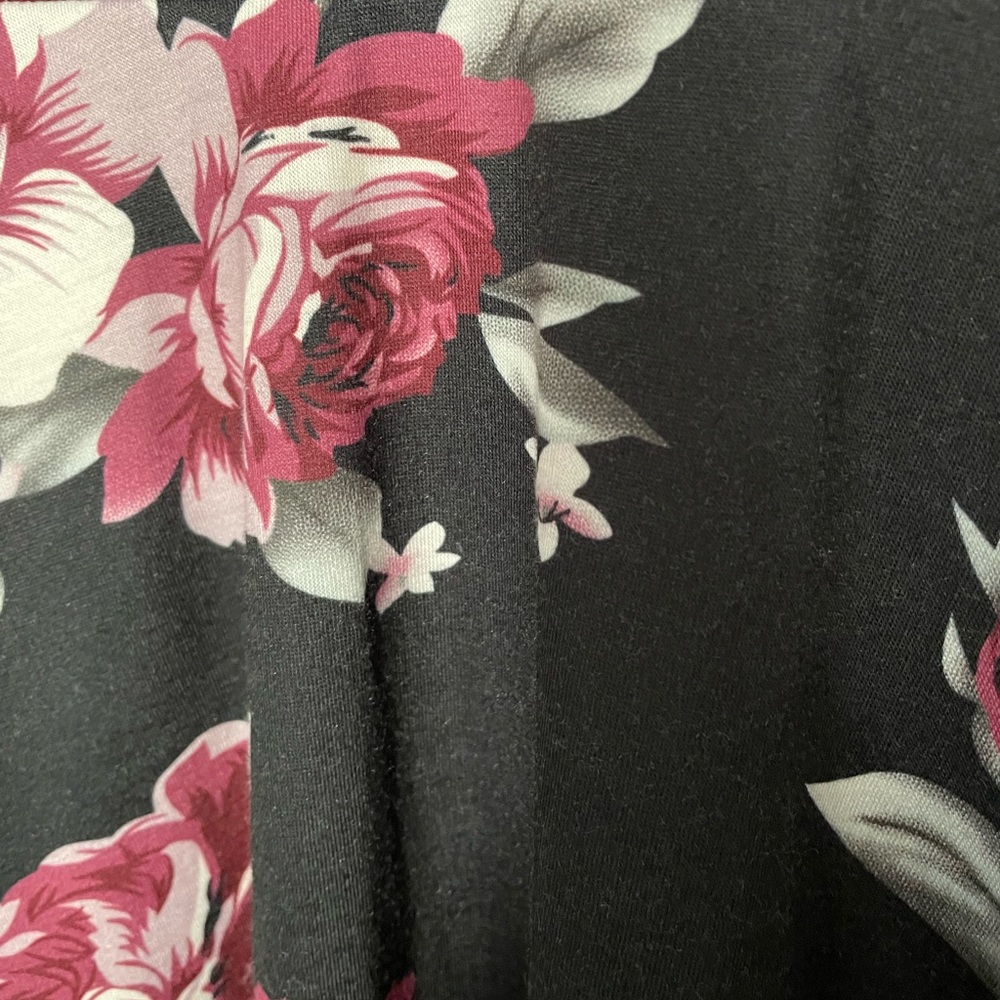 Maroon Floral Dress - Picture 3 of 4